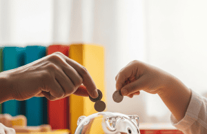 Jak wpoić dziecku umiejętność oszczędzania: poradnik dla rodziców