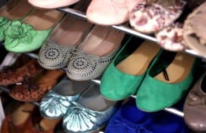 Styl i wygoda na co dzień – dlaczego półbuty skórzane damskie oraz buty Barefoot podbijają serca kobiet? polbuty damskie