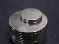 Jak magnesy ferrytowe płytkowe i magnesy neodymowe płytkowe znajdują zastosowanie w domu, biurze i nowoczesnym przemyśle? mages