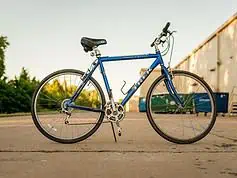 Bagaż na rower i okulary rowerowe fotochromowe – niezbędnik każdego cyklisty, który ceni komfort i bezpieczeństwo rower