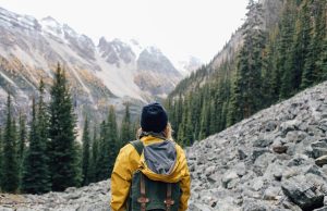 Karabinki wspinaczkowe – kluczowy element systemów asekuracyjnych w pracy na wysokości